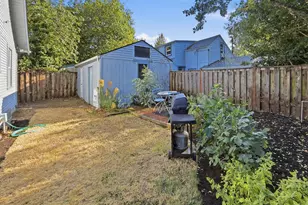 2380 Emerald St, Eugene, OR 97403 - Photo 28