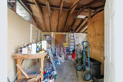 2380 Emerald St, Eugene, OR 97403 - Photo 30
