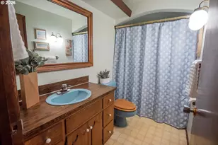 1421 Lawnridge Ave, Springfield, OR 97477 - Photo 20