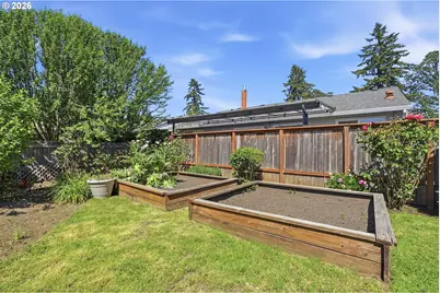 9445 SW Summerfield Dr, Tigard, OR 97224 - Photo 42