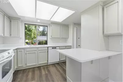 9445 SW Summerfield Dr, Tigard, OR 97224 - Photo 10