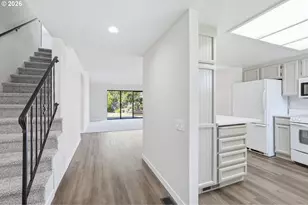 9445 SW Summerfield Dr, Tigard, OR 97224 - Photo 4