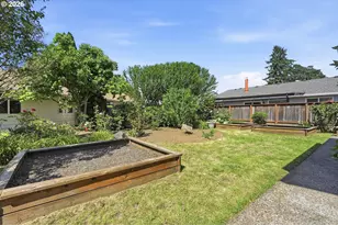 9445 SW Summerfield Dr, Tigard, OR 97224 - Photo 40