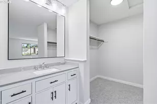 9445 SW Summerfield Dr, Tigard, OR 97224 - Photo 36