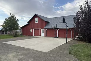 84525 Walker Ln, Joseph, OR 97846 - Photo 6