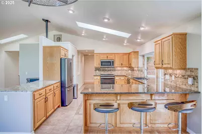 87942 Kelsie Way, Florence, OR 97439 - Photo 12