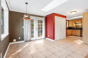 9320 SW Boones Ferry Rd, Portland, OR 97219 - Photo 10