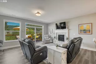 227 E Taylor Dr, Newberg, OR 97132 - Photo 8