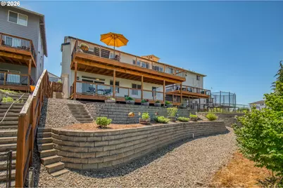 227 E Taylor Dr, Newberg, OR 97132 - Photo 32