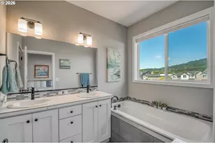 227 E Taylor Dr, Newberg, OR 97132 - Photo 14