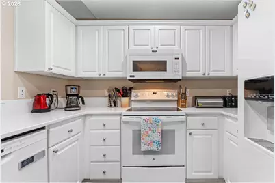 1343 NE Parkside Dr, Hillsboro, OR 97124 - Photo 10