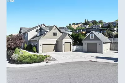 1826 Minnesota St, The Dalles, OR 97058 - Photo 2