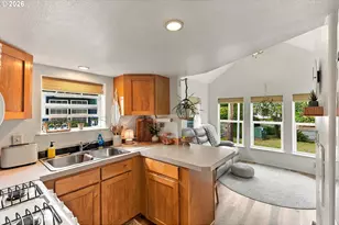 1795 28th Ct, Coos Bay, OR 97420 - Photo 6