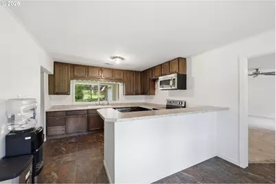 23892 Butler Rd, Elmira, OR 97437 - Photo 10