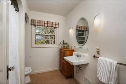 1021 SW Stephenson Ct, Portland, OR 97219 - Photo 26