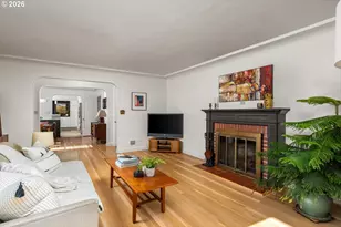 1021 SW Stephenson Ct, Portland, OR 97219 - Photo 10