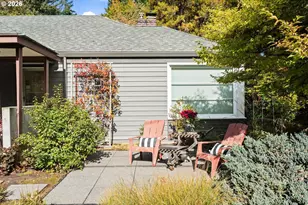 1021 SW Stephenson Ct, Portland, OR 97219 - Photo 4