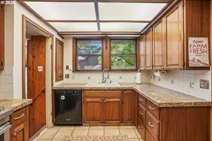 3404 SE Washington St, Portland, OR 97214 - Photo 14