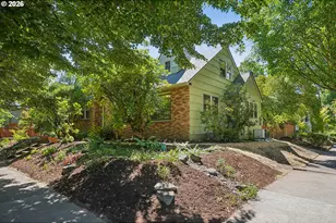 3404 SE Washington St, Portland, OR 97214 - Photo 2