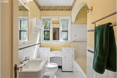 3404 SE Washington St, Portland, OR 97214 - Photo 26