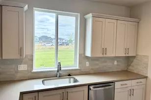 8574 SE Bobcat Ln, Hillsboro, OR 97123 - Photo 6