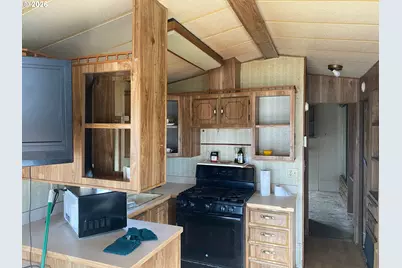 231 SE Neptune Ave, Lincoln City, OR 97367 - Photo 8