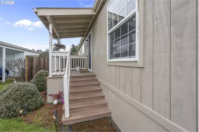 1000 S McKern Ct #10, Newberg, OR 97132 - Photo 2