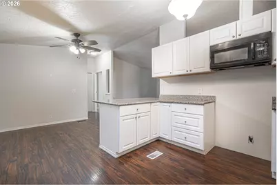 1000 S McKern Ct #10, Newberg, OR 97132 - Photo 10