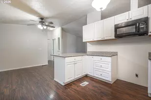 1000 S McKern Ct, Newberg, OR 97132 - Photo 10