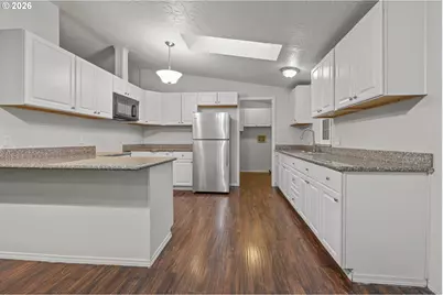 1000 S McKern Ct #10, Newberg, OR 97132 - Photo 6