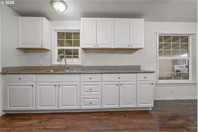 1000 S McKern Ct #10, Newberg, OR 97132 - Photo 8