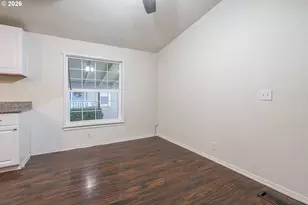 1000 S McKern Ct, Newberg, OR 97132 - Photo 12