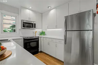 2540 SW 76th Ave, Portland, OR 97225 - Photo 8