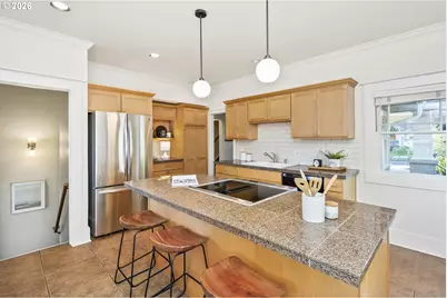 2136 SE Grant St, Portland, OR 97214 - Photo 10