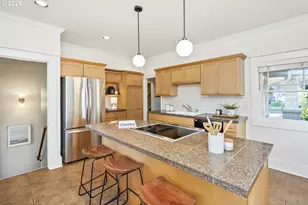 2136 SE Grant St, Portland, OR 97214 - Photo 10