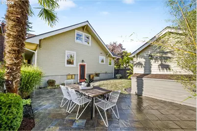 2136 SE Grant St, Portland, OR 97214 - Photo 42