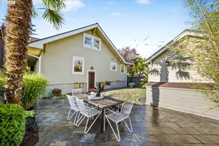 2136 SE Grant St, Portland, OR 97214 - Photo 42