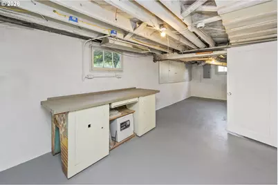 2136 SE Grant St, Portland, OR 97214 - Photo 38