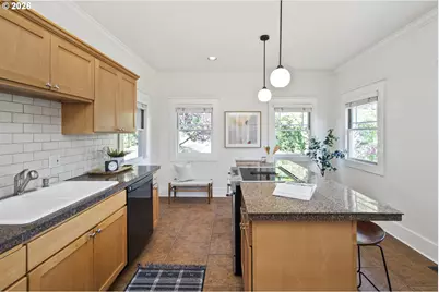 2136 SE Grant St, Portland, OR 97214 - Photo 14