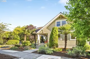 2136 SE Grant St, Portland, OR 97214 - Photo 44