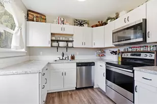 489 D St, Independence, OR 97351 - Photo 14