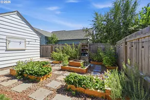 489 D St, Independence, OR 97351 - Photo 40