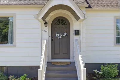 489 D St, Independence, OR 97351 - Photo 4