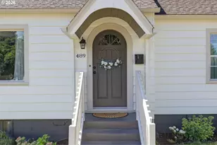 489 D St, Independence, OR 97351 - Photo 4