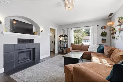 489 D St, Independence, OR 97351 - Photo 8