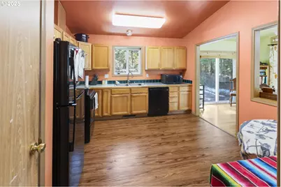 136 Sleepy Hollow Rd, White Salmon, WA 98672 - Photo 8