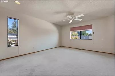 10105 SW Highland Dr, Tigard, OR 97224 - Photo 30