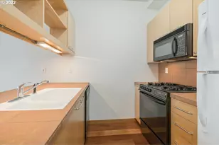 726 NW 11th Ave, Portland, OR 97209 - Photo 4