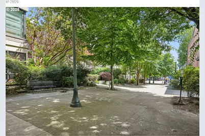 726 NW 11th Ave #204, Portland, OR 97209 - Photo 18