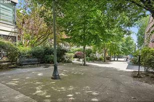 726 NW 11th Ave, Portland, OR 97209 - Photo 18